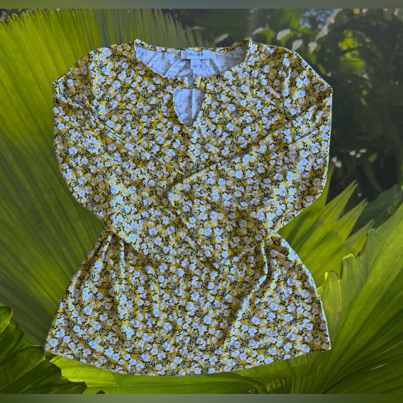 Nine West Women’s Slit Neck Long Sleeve Top yellow black white floral S - Picture 2 of 16